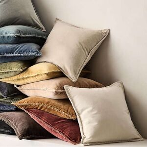 NWT CRATE&BARREL 20"X20" ORGANIC COTTON VELVET PILLOW COVER IN CREAM